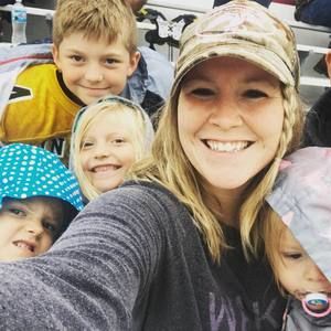 Meet your Posher, Elaine